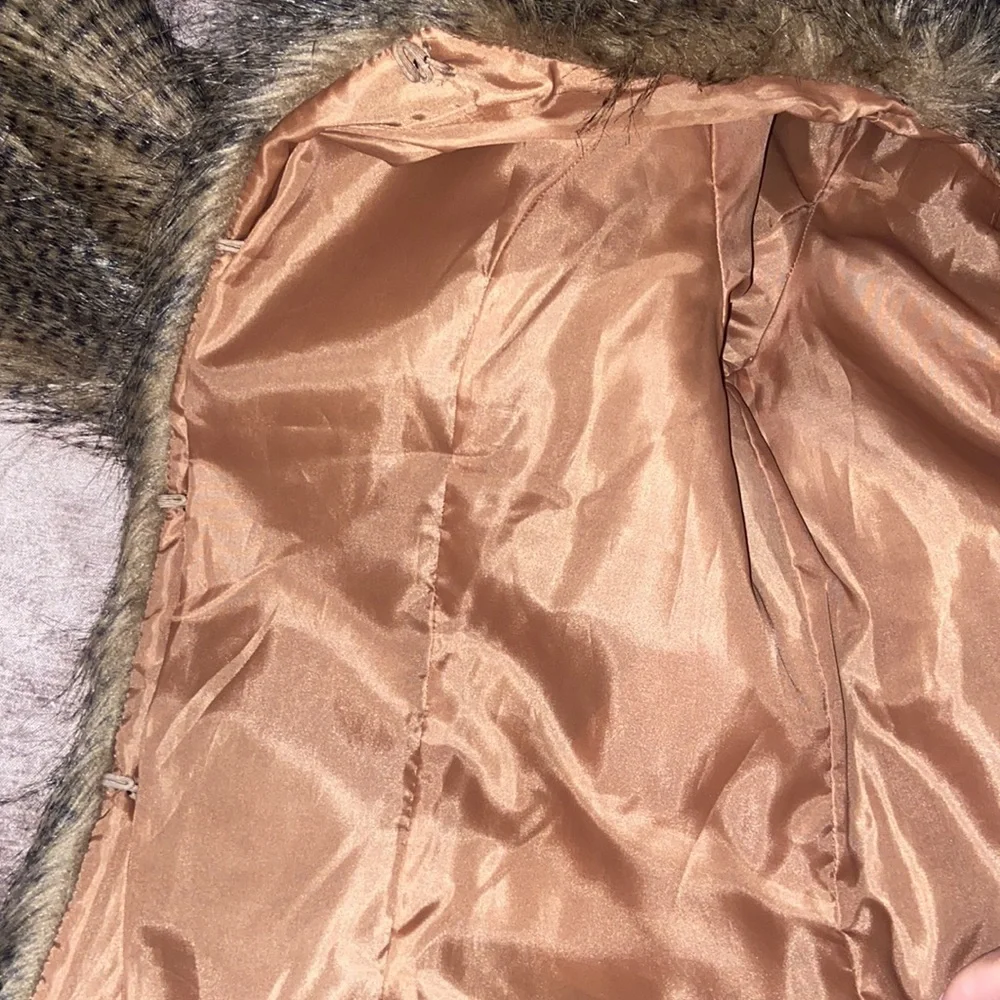 Faux fur jacket - Picture 8 of 8